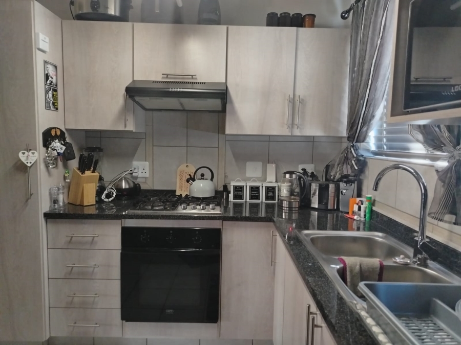 2 Bedroom Property for Sale in Waterval East North West